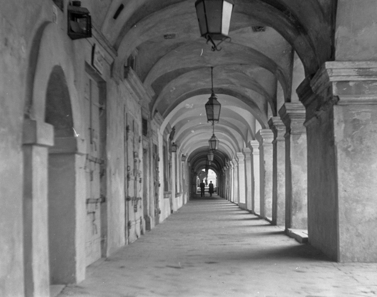 podcienie na rynku, skan 1