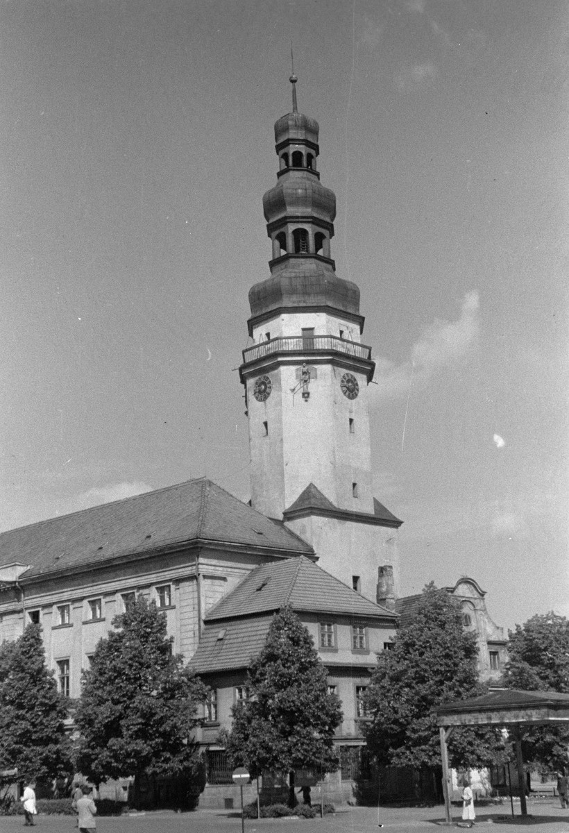 rynek - ratusz - wieża zegarowa - elewacja południowo - zachodnia, skan 1