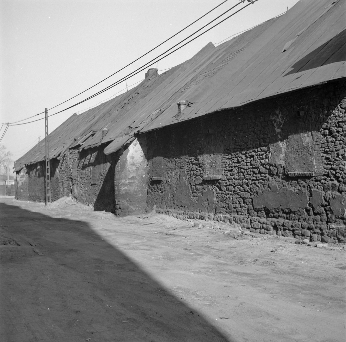 Huta Baildon - zabudowania folwarku - budynek gospodarczy - fragment, skan 1