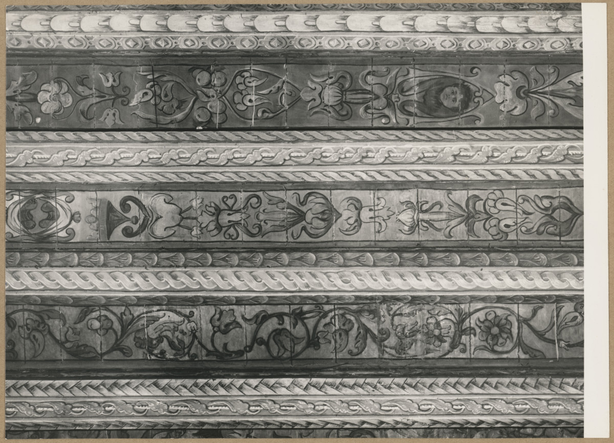 Pałac biskupów - wnętrze, d. komnata biskupia, fragment polichromii stropu, skan 1