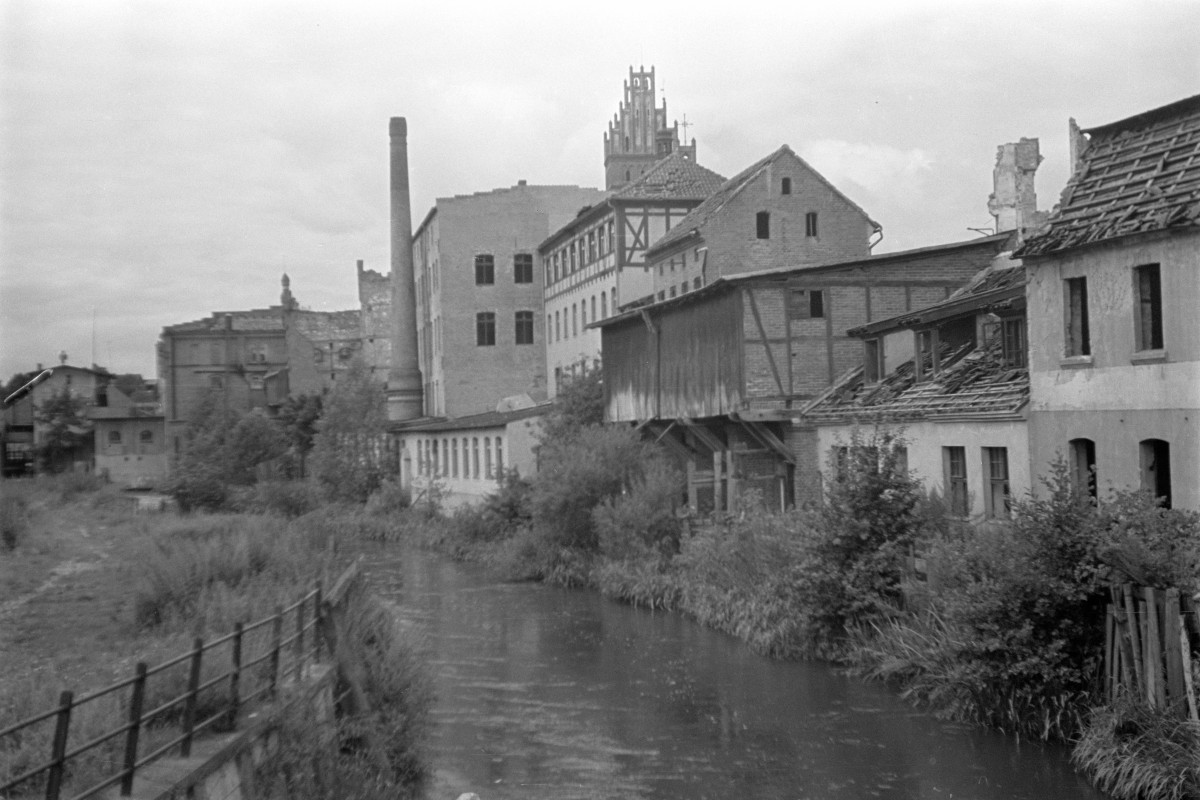 zabudowa nad rzeką Łyną, skan 1