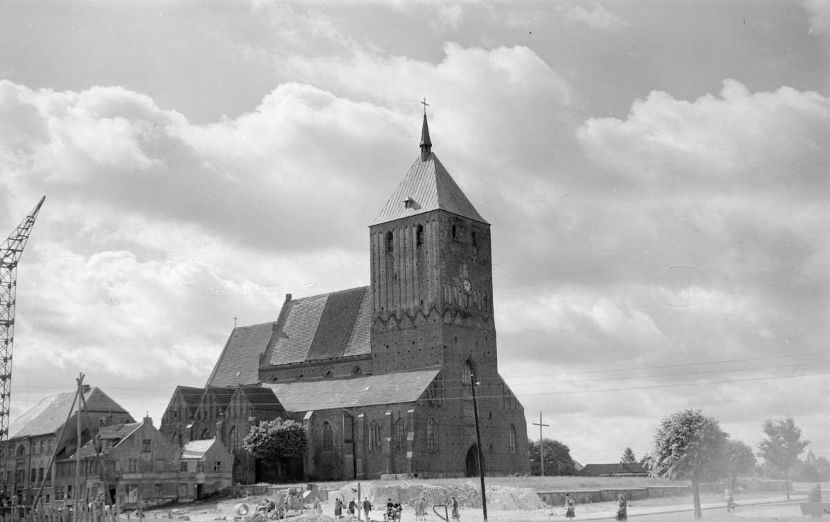 Kościół Wniebowzięcia NMP - widok ogólny, skan 1
