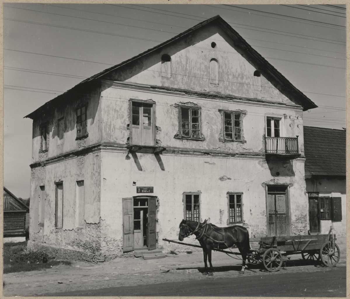 Widok ogólny domu w mieście

, skan 1