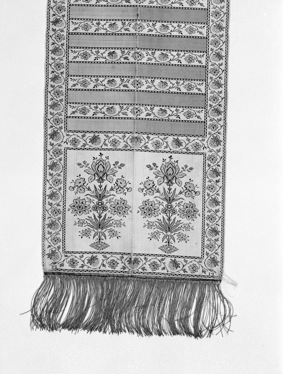 Muzeum Narodowe - zbiory - pas lity czterostronny - Lyon /1789 - 1792 rok/ - głowa i wciąża /fragment/ - awers, skan 1