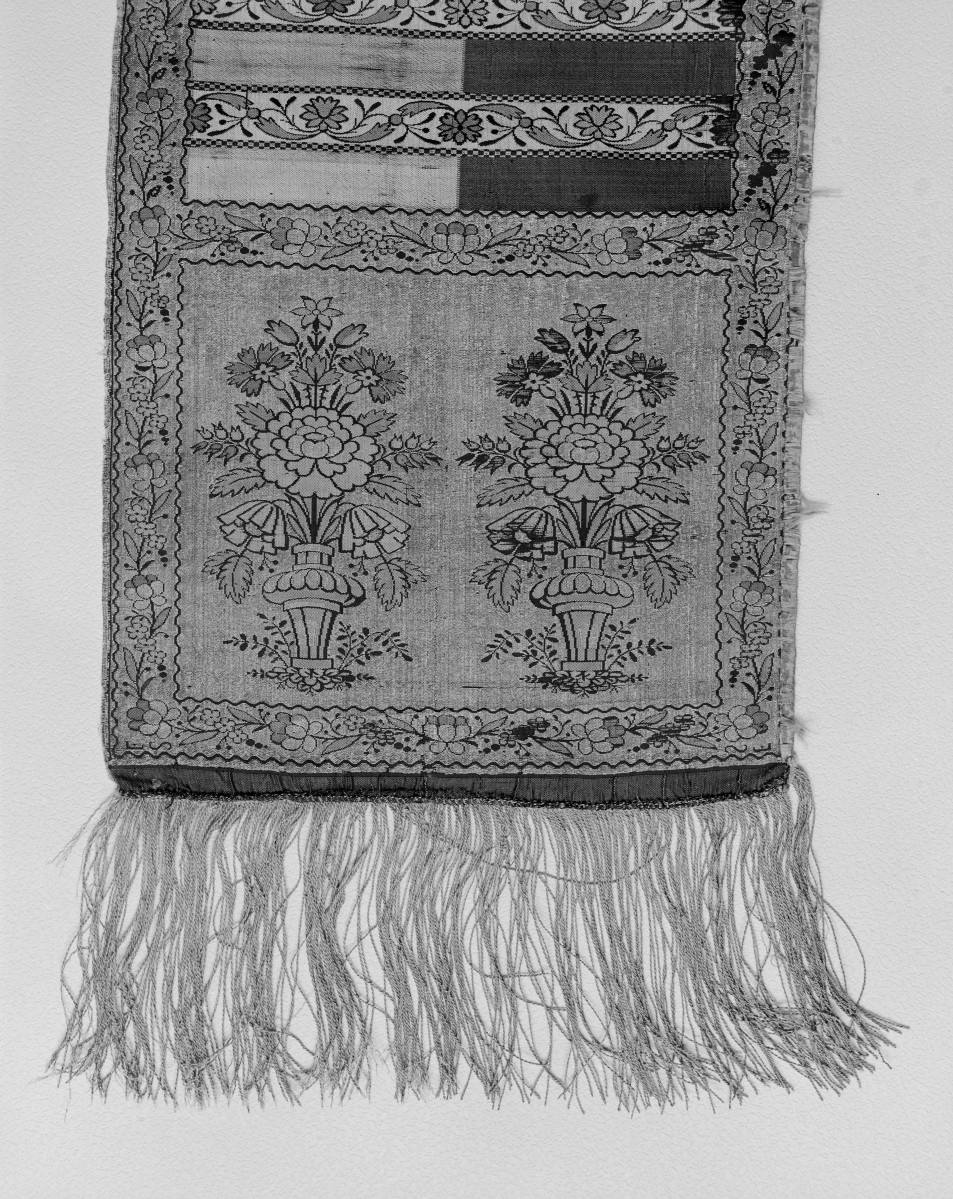 Muzeum Narodowe - od. Muzeum Sztuk Użytkowych - zbiory - pas lity czterostronny - Lyon /1785 - 1792 rok/ - głowa i wciąża /fragment/ - awers, skan 1