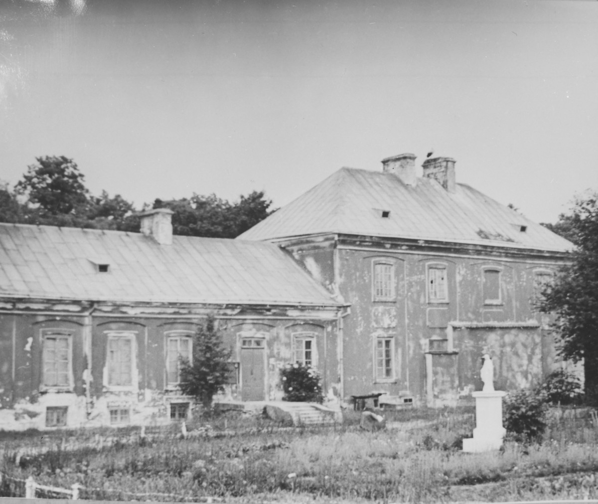 pałac - skrzydło, oficyna wschodnia, skan 1