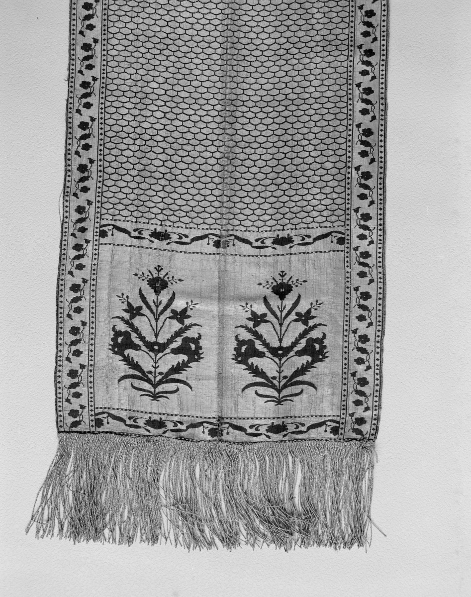 Muzeum Zamkowe - zbiory - pas lity dwustronny - Słuck /Jan Madżarski 1767 -1780 rok/ - głowa i wciąża /fragment/ - awers, skan 1