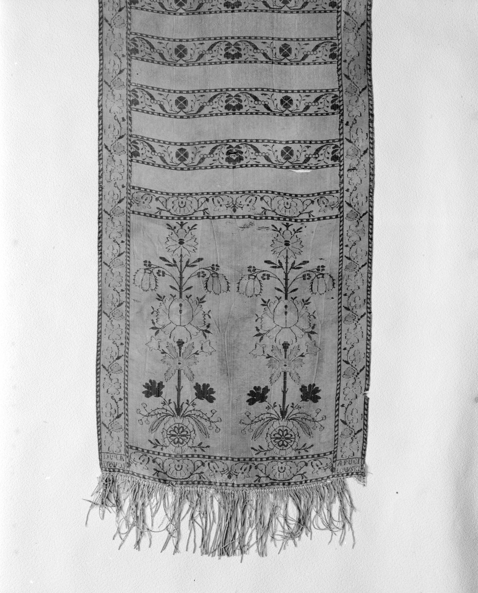 Muzeum Narodowe - zbiory - pas jedwabny czterostronny - Kraków /Antoni Puciłowski 1796 - 1800 rok/ - głowa i wciąża /fragment/ - awers, skan 1