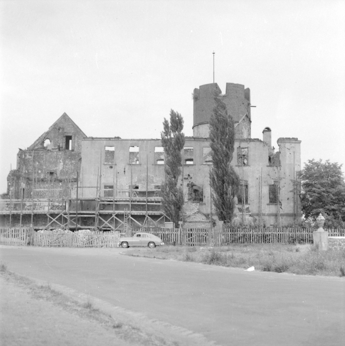 zamek - widok ogólny, skan 1