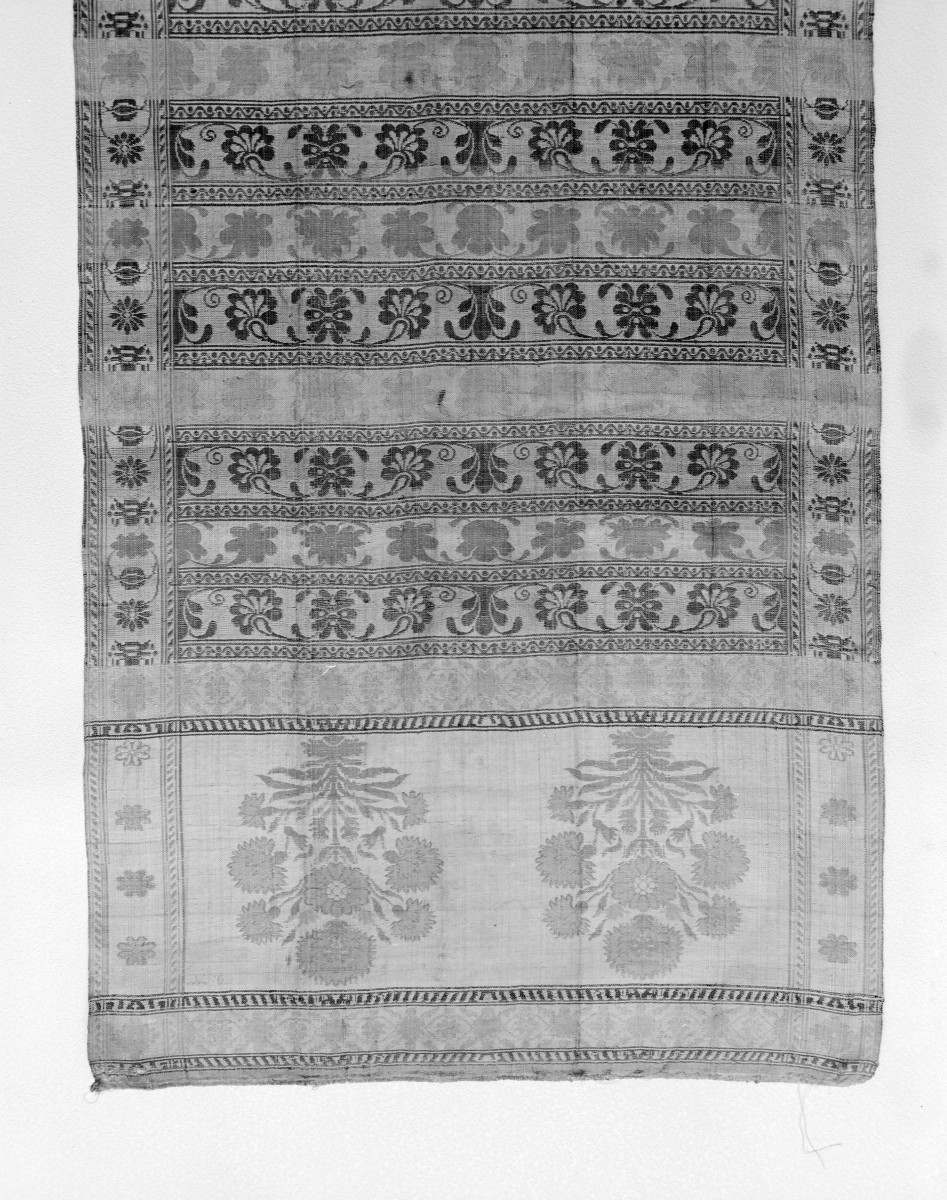 Muzeum Narodowe - od. Muzeum Sztuk Użytkowych - zbiory - pas jedwabny dwustronny - Moskwa /Siergiej Kirizkow XVIII wiek/ - głowa i wciąża /fragment/ - awers, skan 1