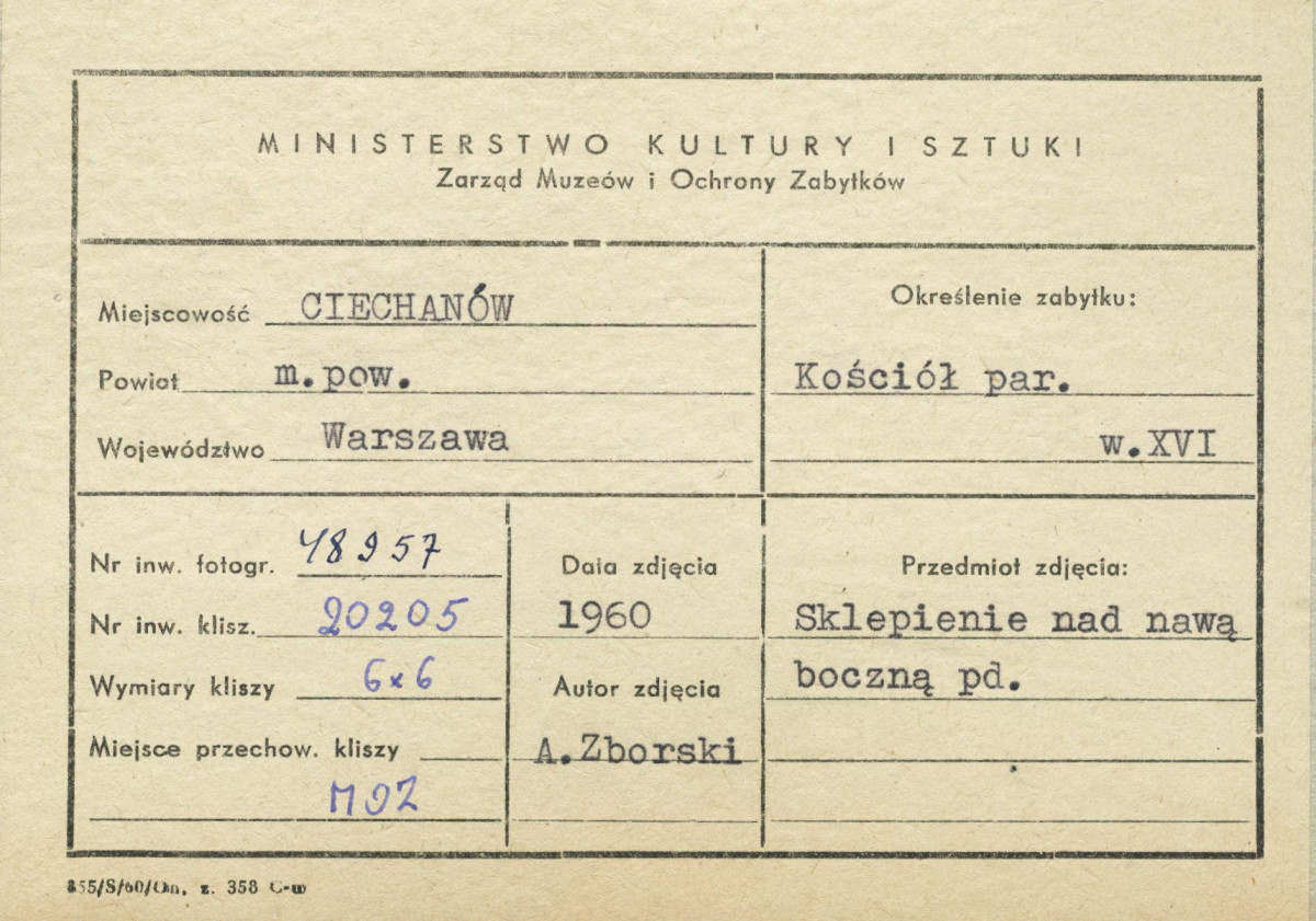 Kościół parafialny - wnętrze, widok sklepienia nad płd. nawą boczną - metryczka, skan 1