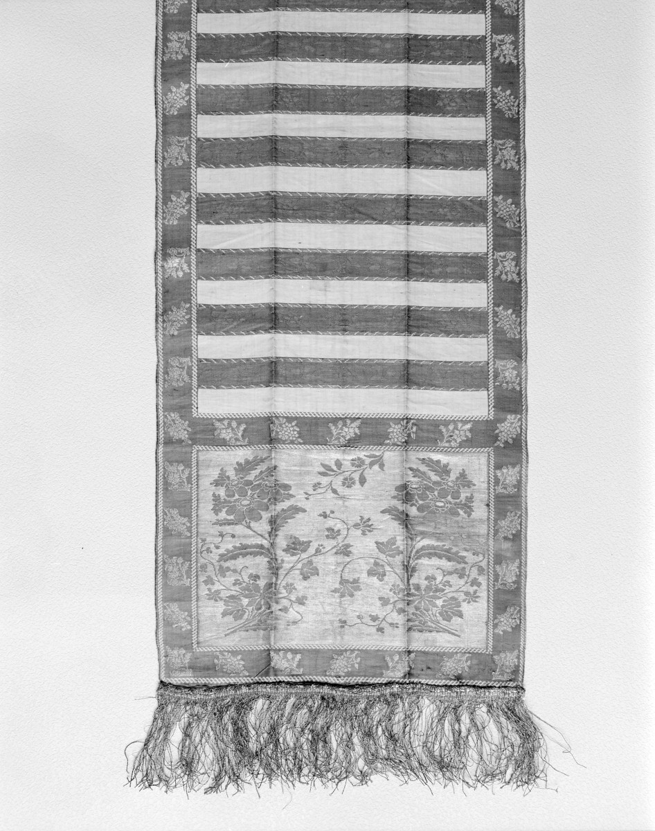 Muzeum Narodowe - od. Muzeum Sztuk Użytkowych - zbiory - pas lity dwustronny - Gdańsk - Szydłowiec /P.C. Salzhuber 1793 rok/ - głowa i wciąża /fragment/ - awers, skan 1