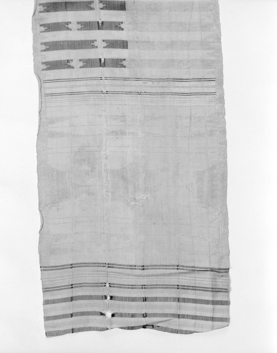 Muzeum Diecezjalne - zbiory - pas jedwabny dwustronny - Bliski Wschód /XVIII/XIX wiek/ -  głowa i wciąża /fragment/, skan 1
