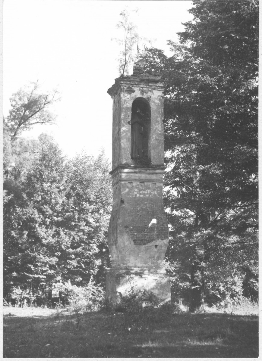 Kapliczka przydrożna - widok ogólny , skan 1