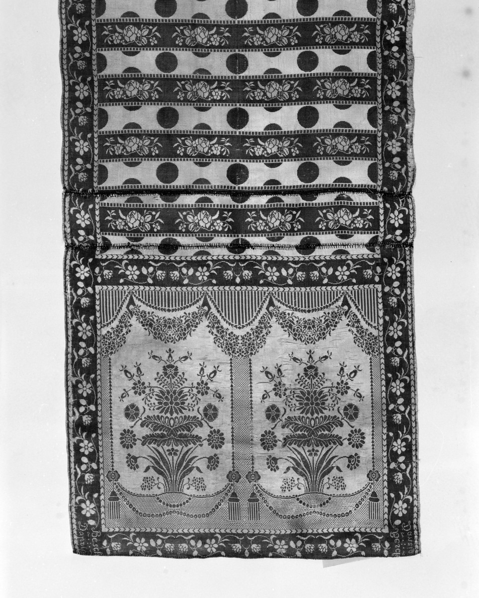 Centralne Muzeum Włókiennictwa - zbiory - pas lity dwustronny - Gdańsk /Besch 1770 - 1793 rok/ - głowa i wciąża /fragment/ - awers, skan 1