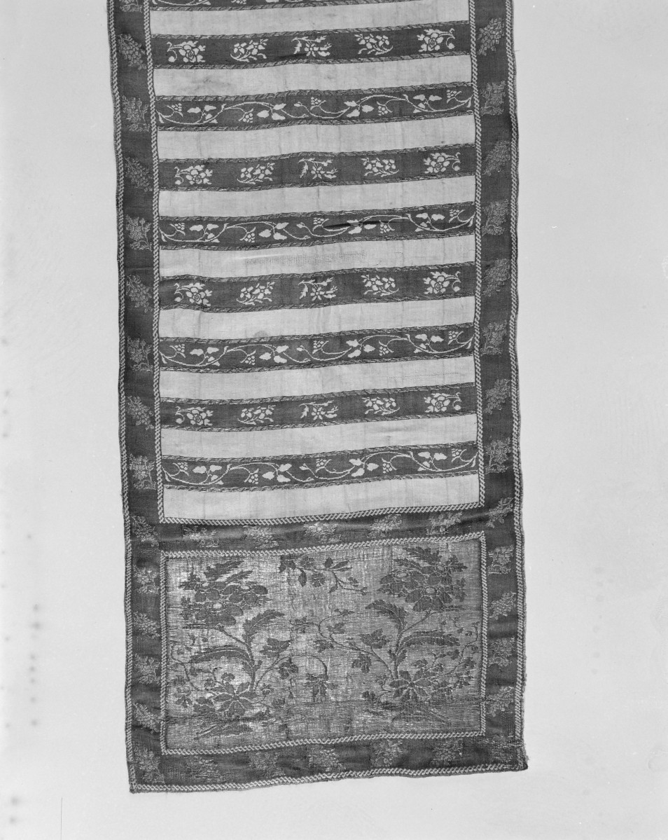 Centralne Muzeum Włókiennictwa - zbiory - pas lity jednostronny - Gdańsk - Szydłowiec /P.C. Salzhuber 1793 rok/ - głowa i wciąża /fragment/ - awers, skan 1