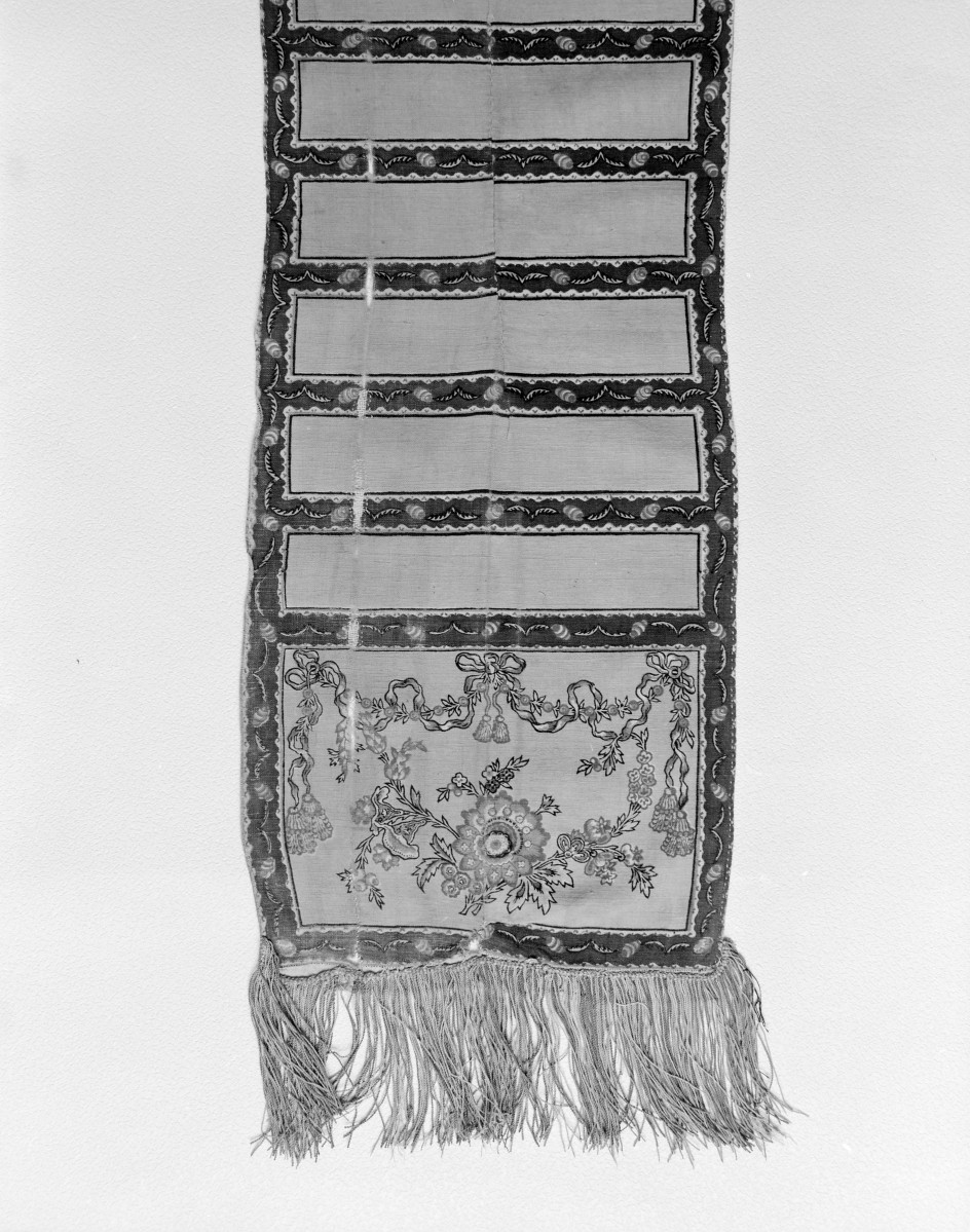 Muzeum Narodowe - od. Muzeum Sztuk Użytkowych - zbiory - pas lniany drukowany - Malhousel /XVIII wiek/ - głowa i wciąża /fragment/ - awers, skan 1