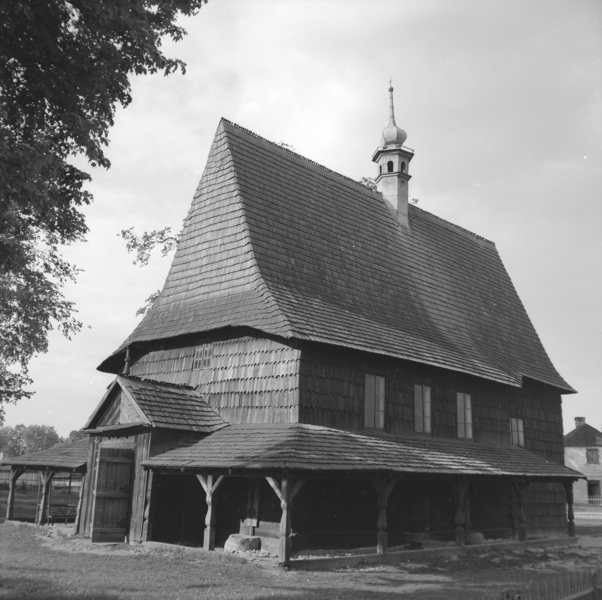 kościół św. Marii Magdaleny - widok od północnego-zachodu, skan 1