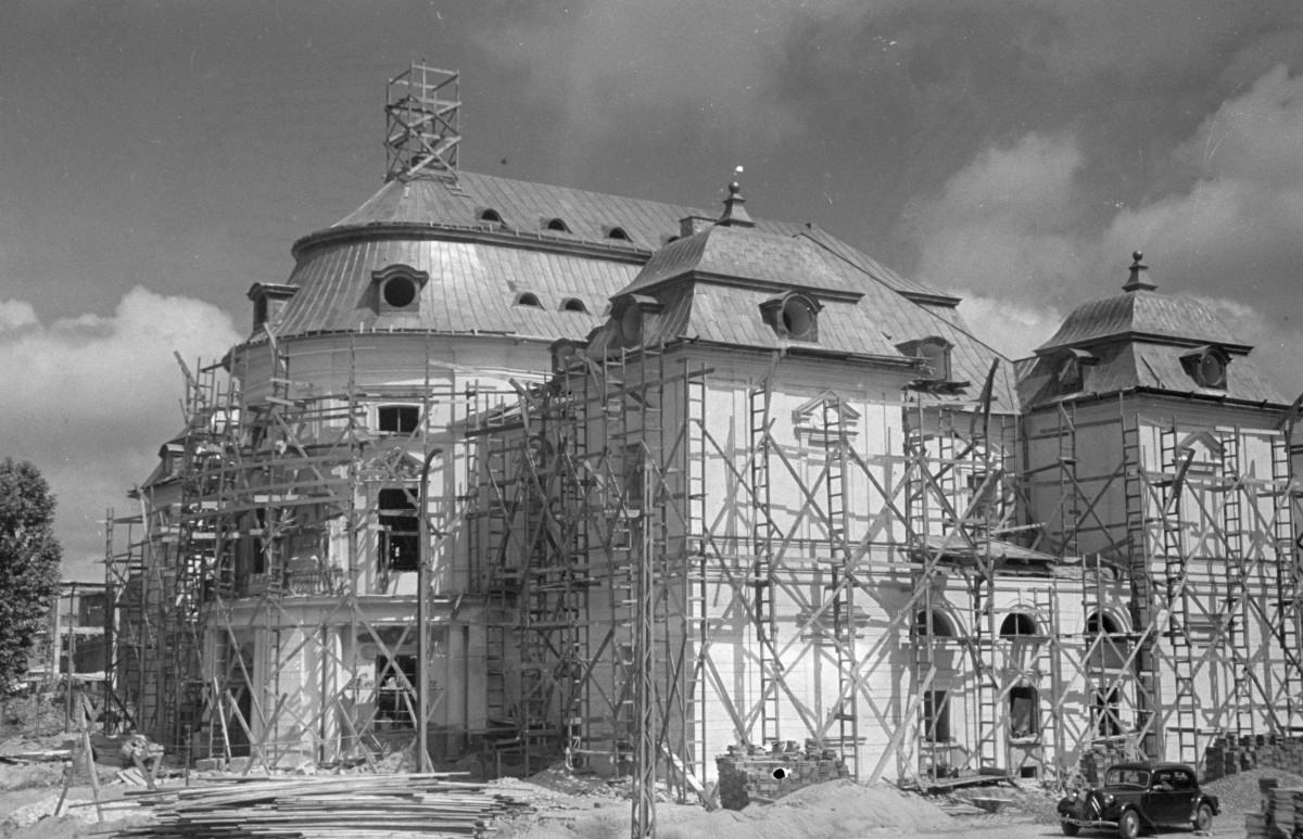 pałac Zawiszów (Przebendowskich, Radziwiłłów) - widok ogólny, skan 1