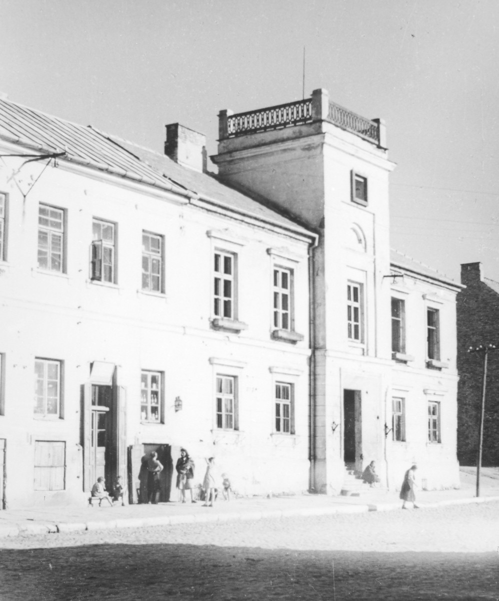 ratusz - elewacja frontowa, skan 1