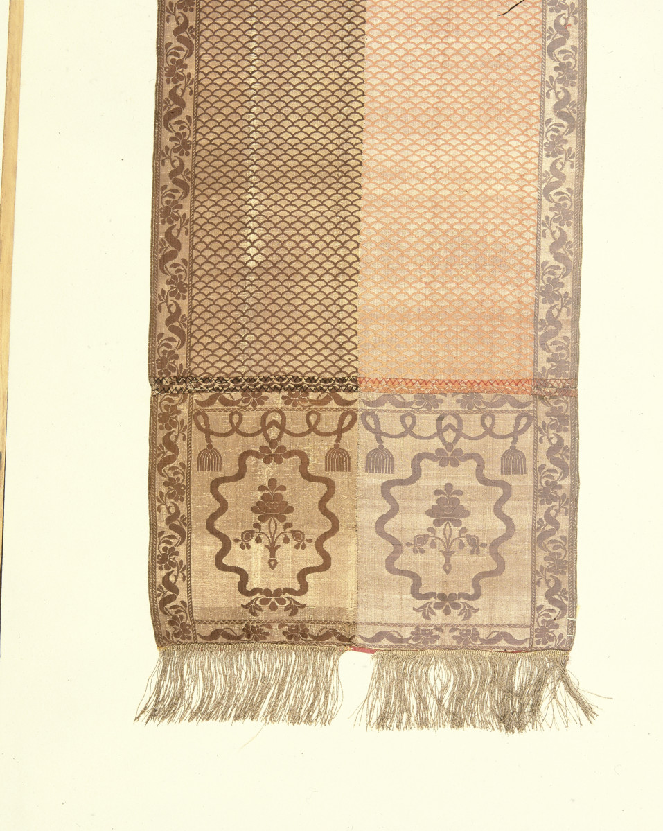 Muzeum Narodowe  - zbiory - pas lity czterostronny - Kobyłka /1781 - 1784 rok/ - głowa i wciąża /fragment/ - awers, skan 1