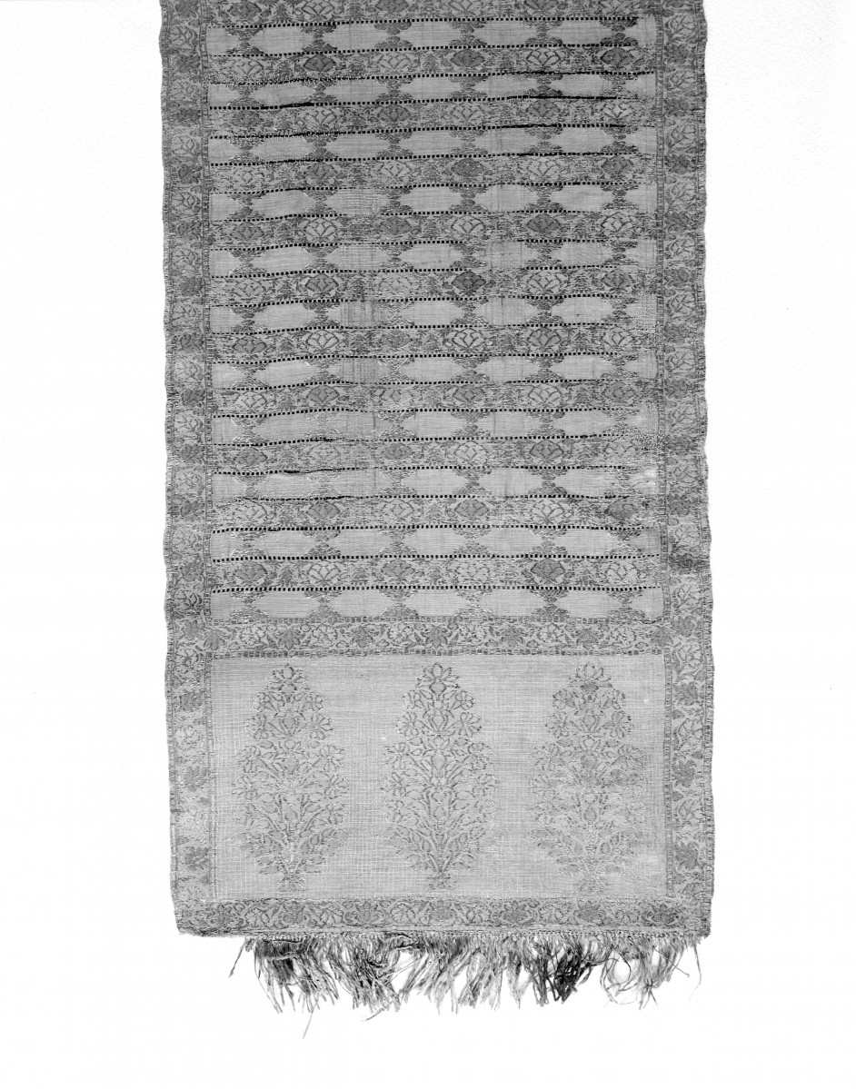 Muzeum Narodowe - od. Muzeum Sztuk Użytkowych - zbiory - pas lity jednostronny - Nieśwież lub Słuck /1767 lub 1767 - 1780 rok/ - głowa i wciąża /fragment/ - awers, skan 1
