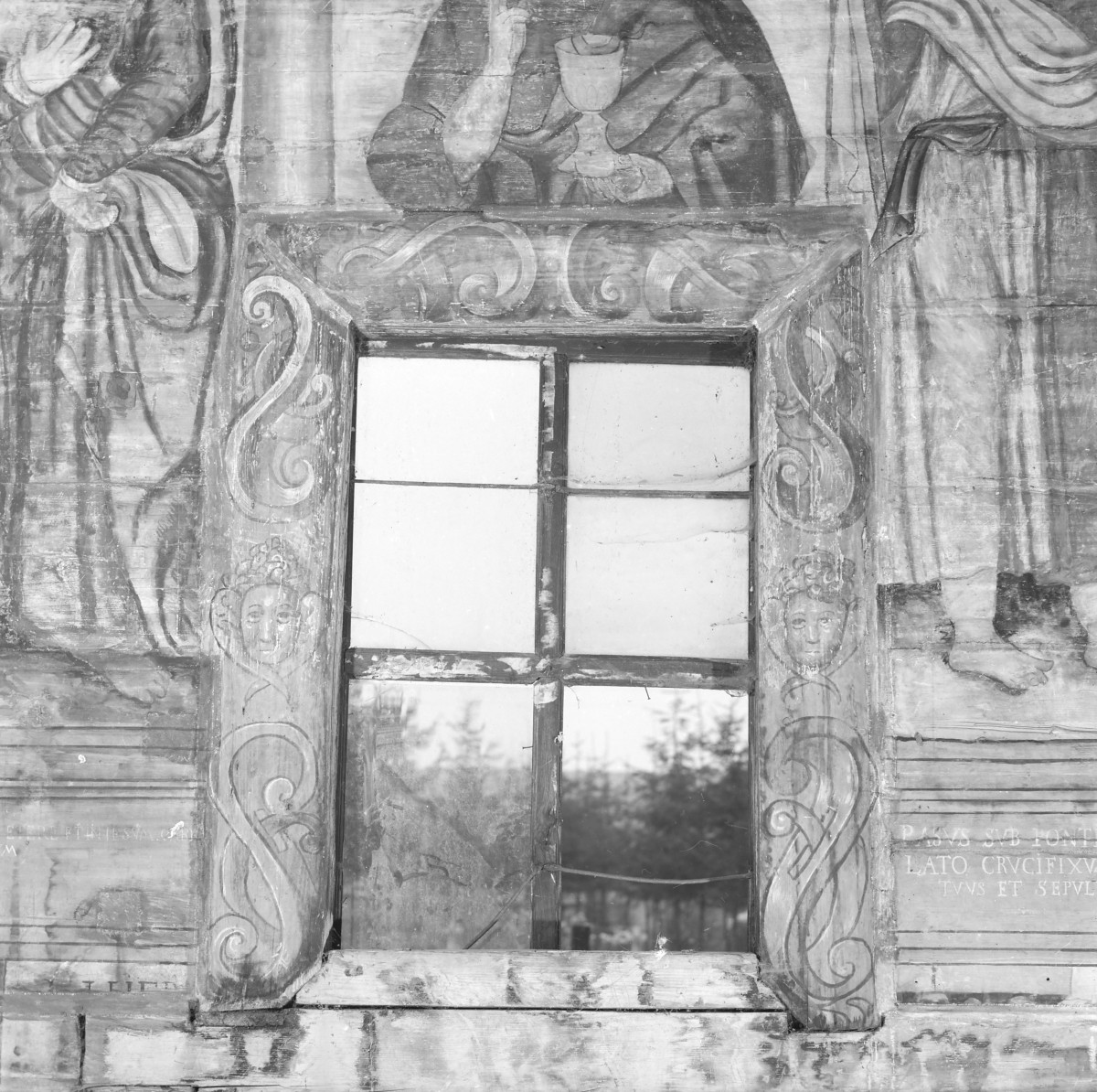 kościół pw. św. Elżbiety Węgierskiej - wnętrze - prezbiterium - ściana południowa - okno, skan 1