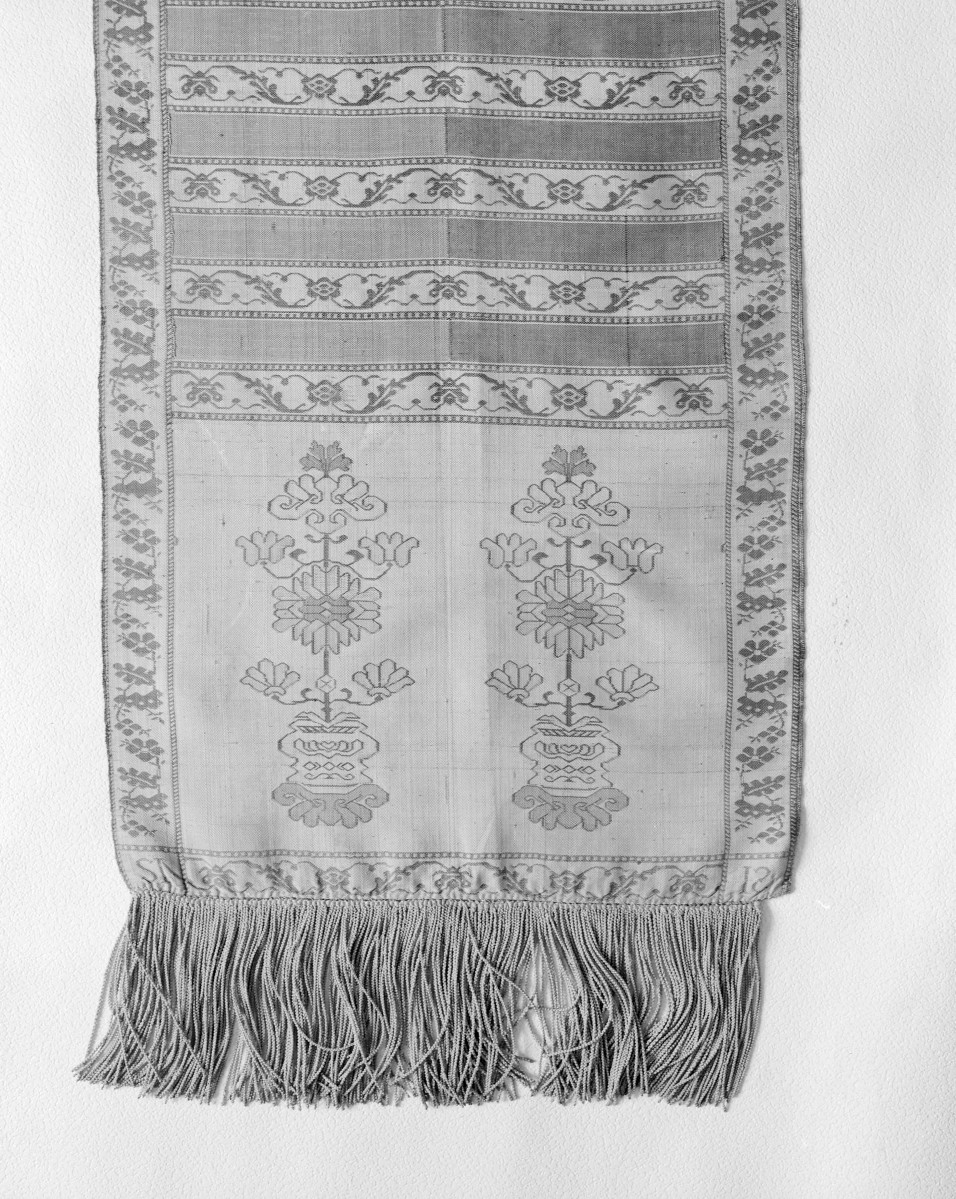 Muzeum Narodowe - zbiory - pas jedwabny czterostronny - Kraków / Jan Kanty Sztumer 1787 rok/ - głowa i wciąża /fragment/ - awers, skan 1
