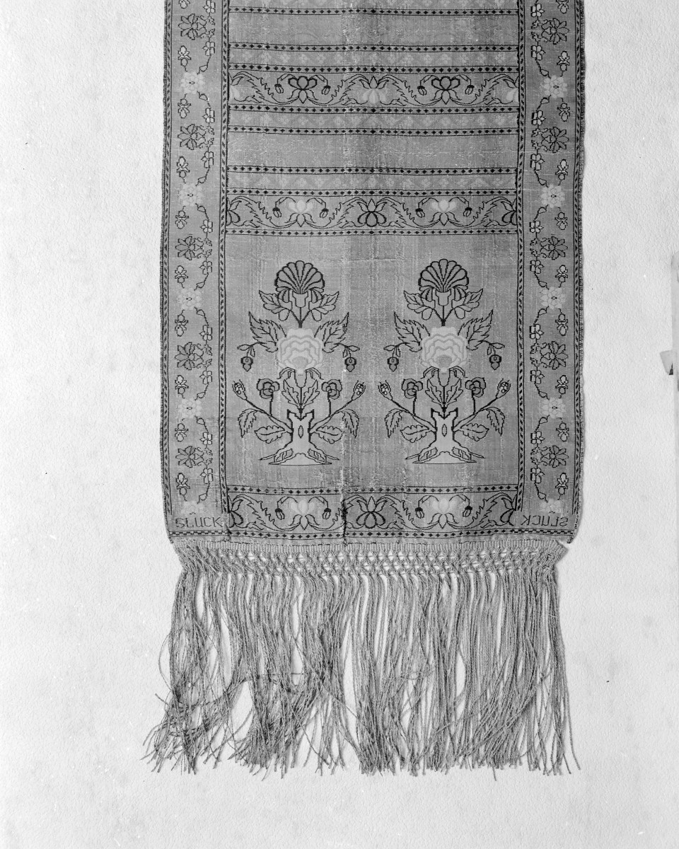 Zamek Królewski - zbiory - pas lity dwustronny - Słuck /Jan Madżarski 1767 - 1780 rok/ - głowa i wciąża /fragment/ - awers, skan 1