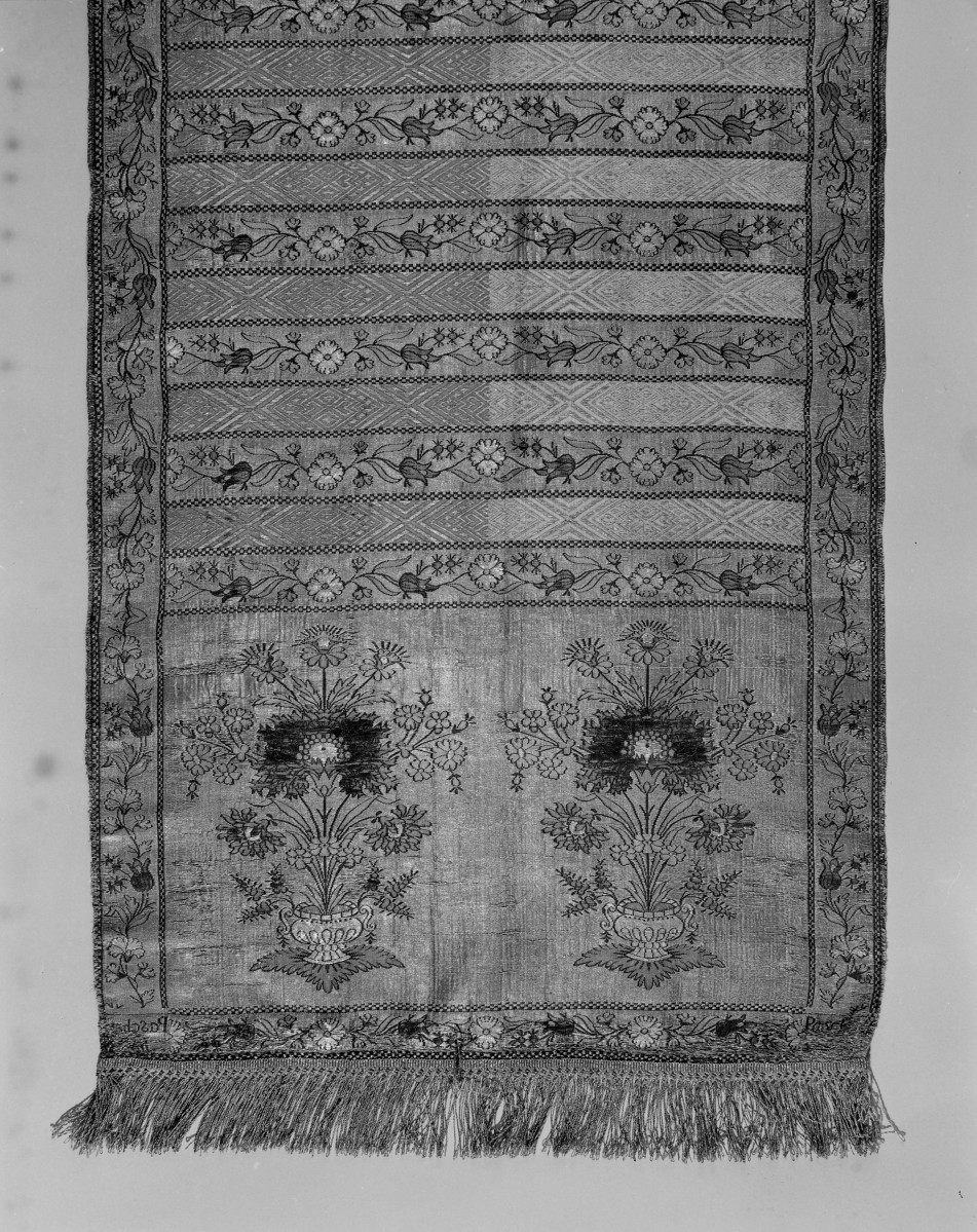 Centralne Muzeum Włókiennictwa - zbiory - pas lity dwustronny - Warszawa lub Lipków /Paschalis Jakubowicz 1787 - 1790 rok/ - głowa i wciąża /fragment/ - awers, skan 1