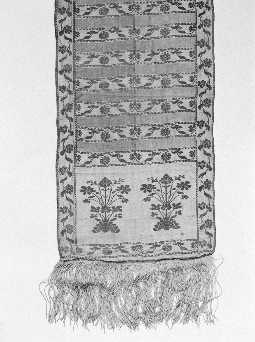 Muzeum Archidiecezjalne - zbiory - pas jedwabny czterostronny - /XVIII wiek/ - głowa i wciąża /fragment/ - awers, skan 1