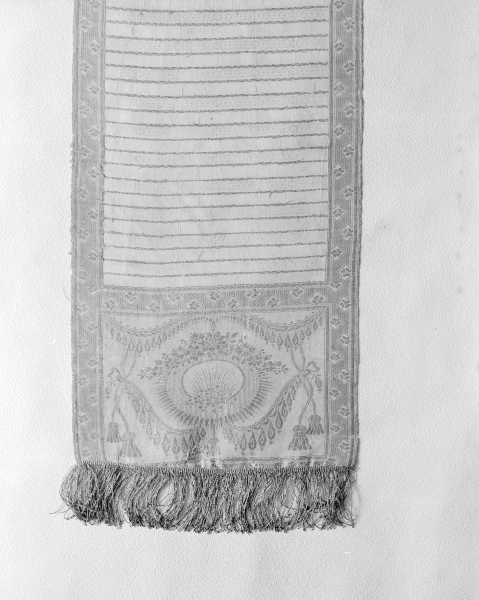 Muzeum Narodowe - zbiory - pas lity dwustronny - Lyon /1785 - 1792 rok/ - głowa i wciąża /fragment/ - awers, skan 1