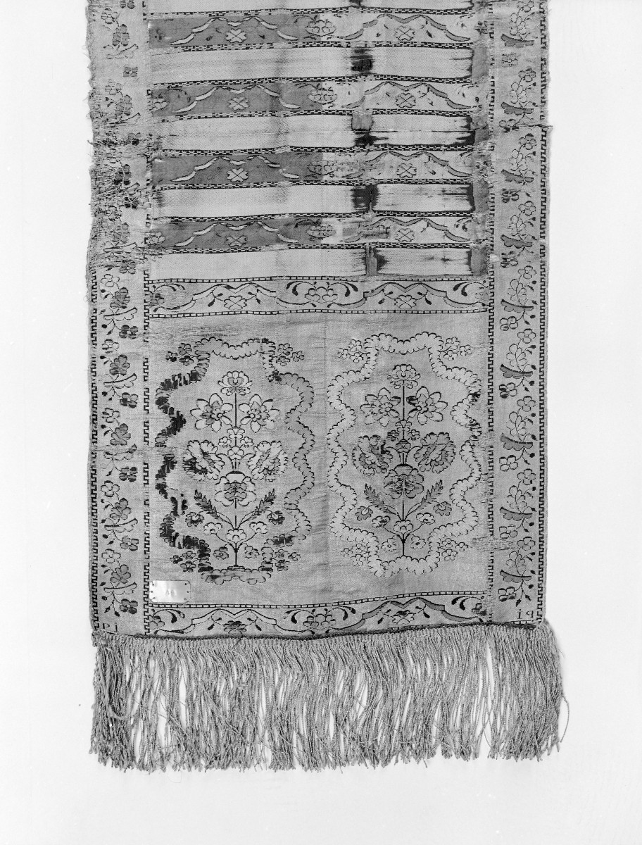 Muzeum Diecezjalne - zbiory - pas półlity dwustronny - Lyon /1789 - 1792 rok/ - głowa i wciąża /fragment/ - awers, skan 1