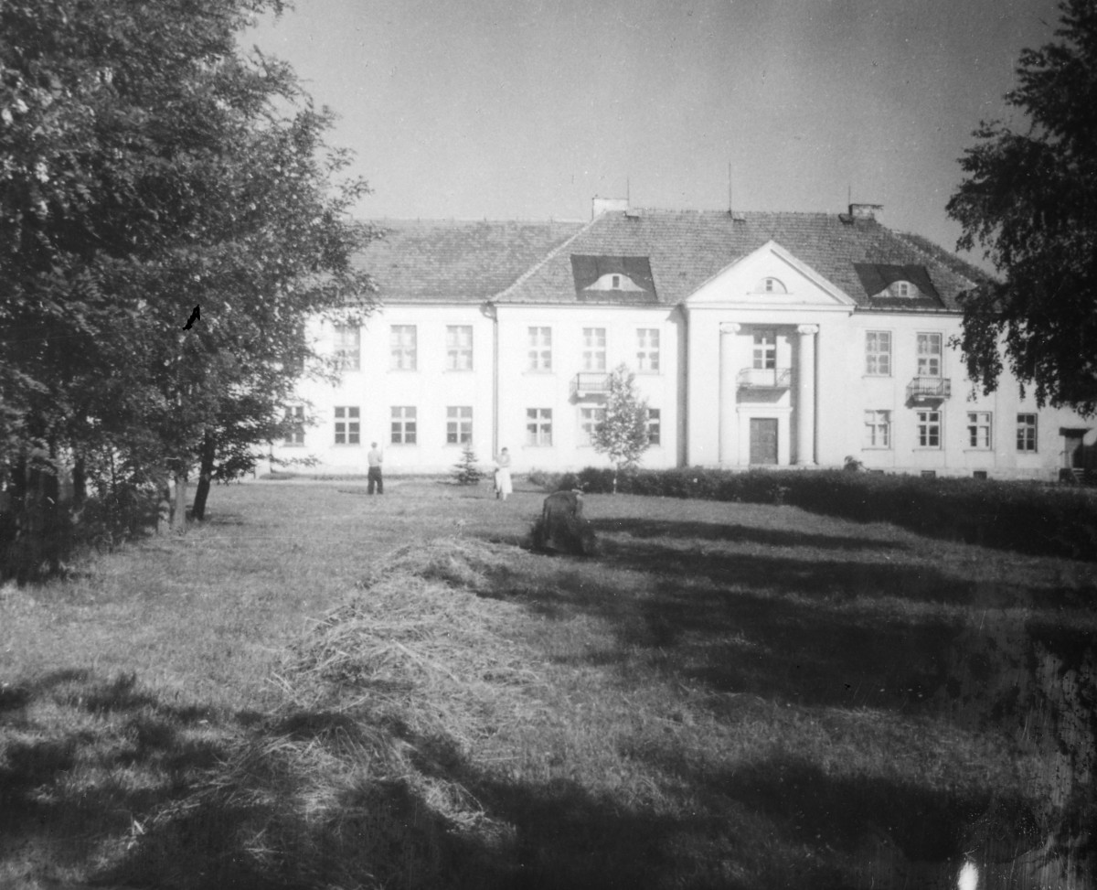 pałac biskupi - elewacja ogrodowa, skan 1