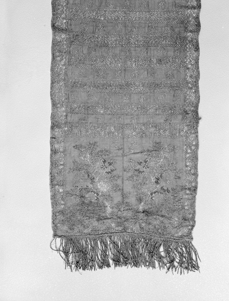 Muzeum Archidiecezjalne - zbiory - pas lity dwustronny - Grodno /1768 - 1780 rok/ - głowa i wciąża /fragment/ - awers, skan 1