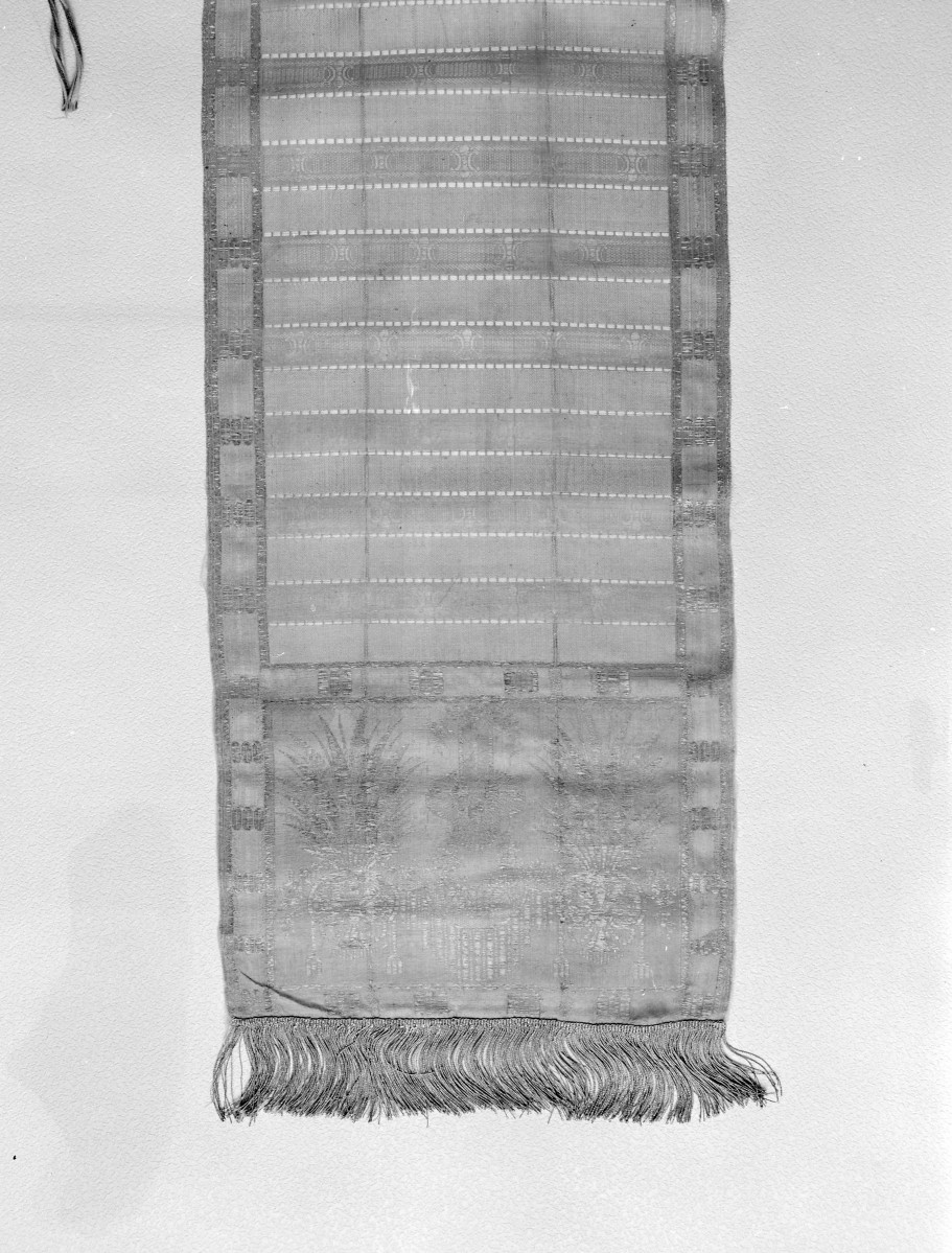 Muzeum Narodowe - od. Muzeum Sztuk Użytkowych - zbiory - pas półlity dwustronny - Lyon /1785 - 1792 rok/ - głowa i wciąża /fragment/ - awers, skan 1