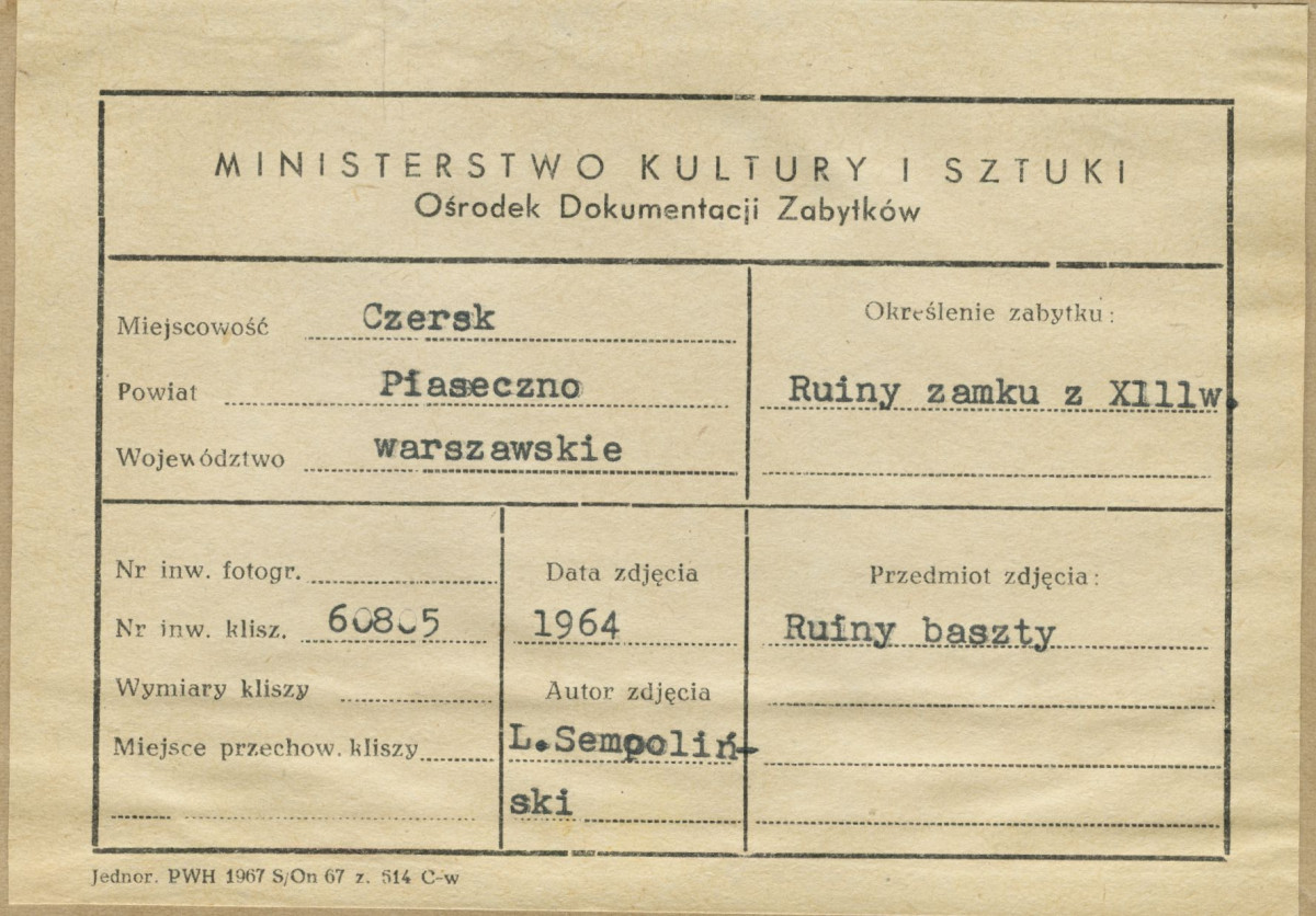 Ruiny zamku - wieża zach., widok ogólny od strony płd. - metryczka, skan 1