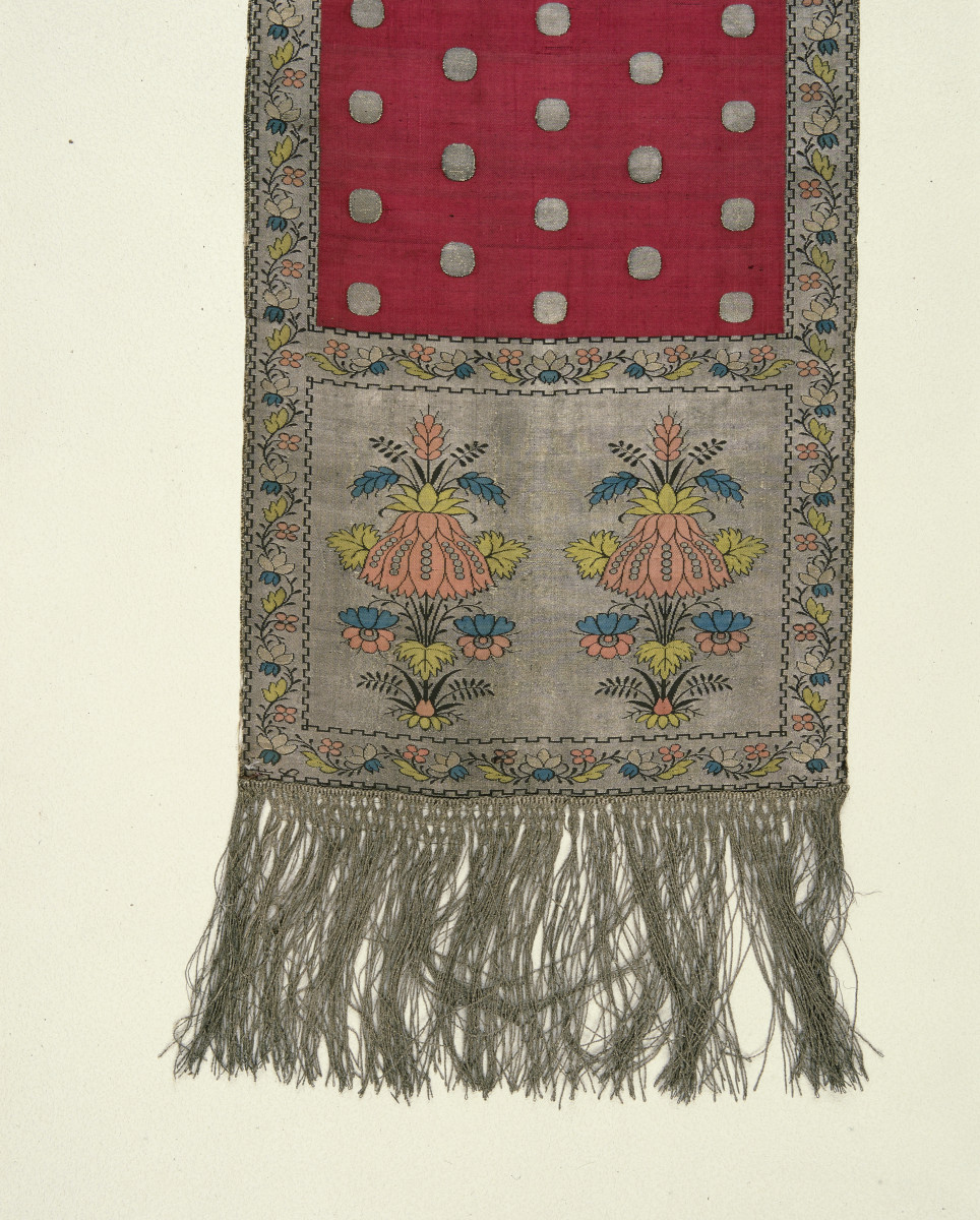 Muzeum Mazowieckie  - zbiory - pas lity dwustronny - Lyon /1785 - 1792 rok/ - głowa i wciąża /fragment/ - awers, skan 1