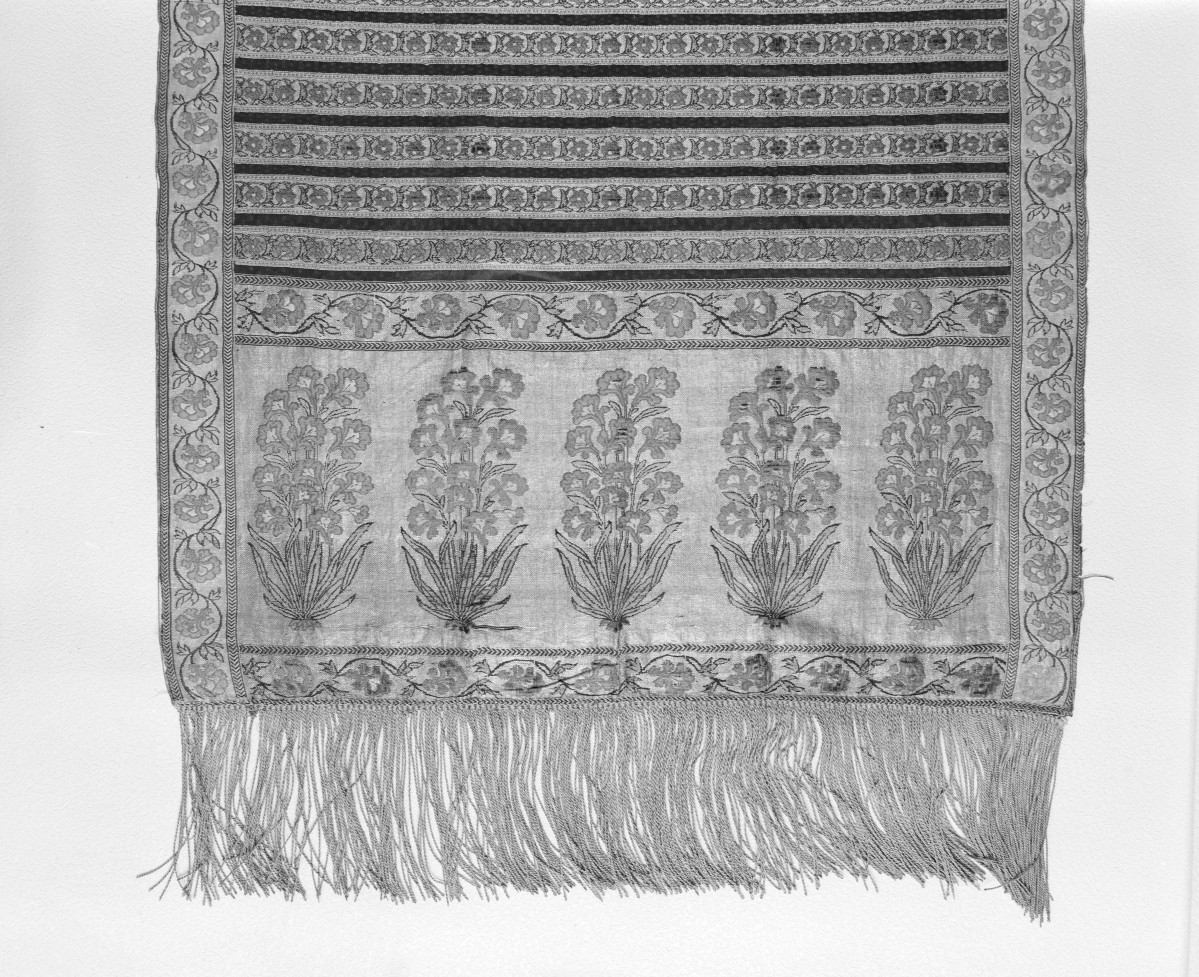 Muzeum Narodowe - od. Muzeum Sztuk Użytkowych - zbiory - pas lity jednostronny - Kaszan /XVII wiek/ - głowa i wciąża /fragment/ - awers, skan 1