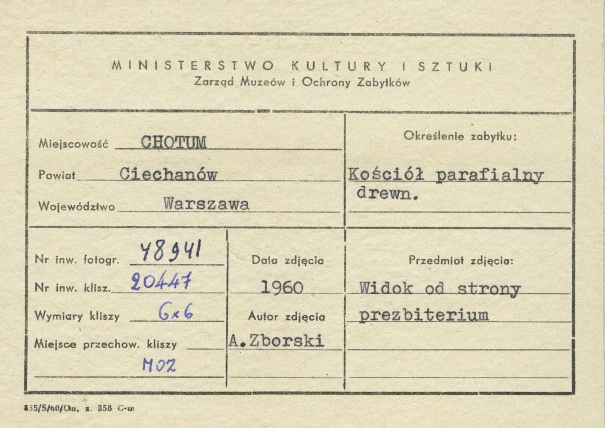 Kościół drewniany - widok ogólny od strony wsch.  - metryczka, skan 1