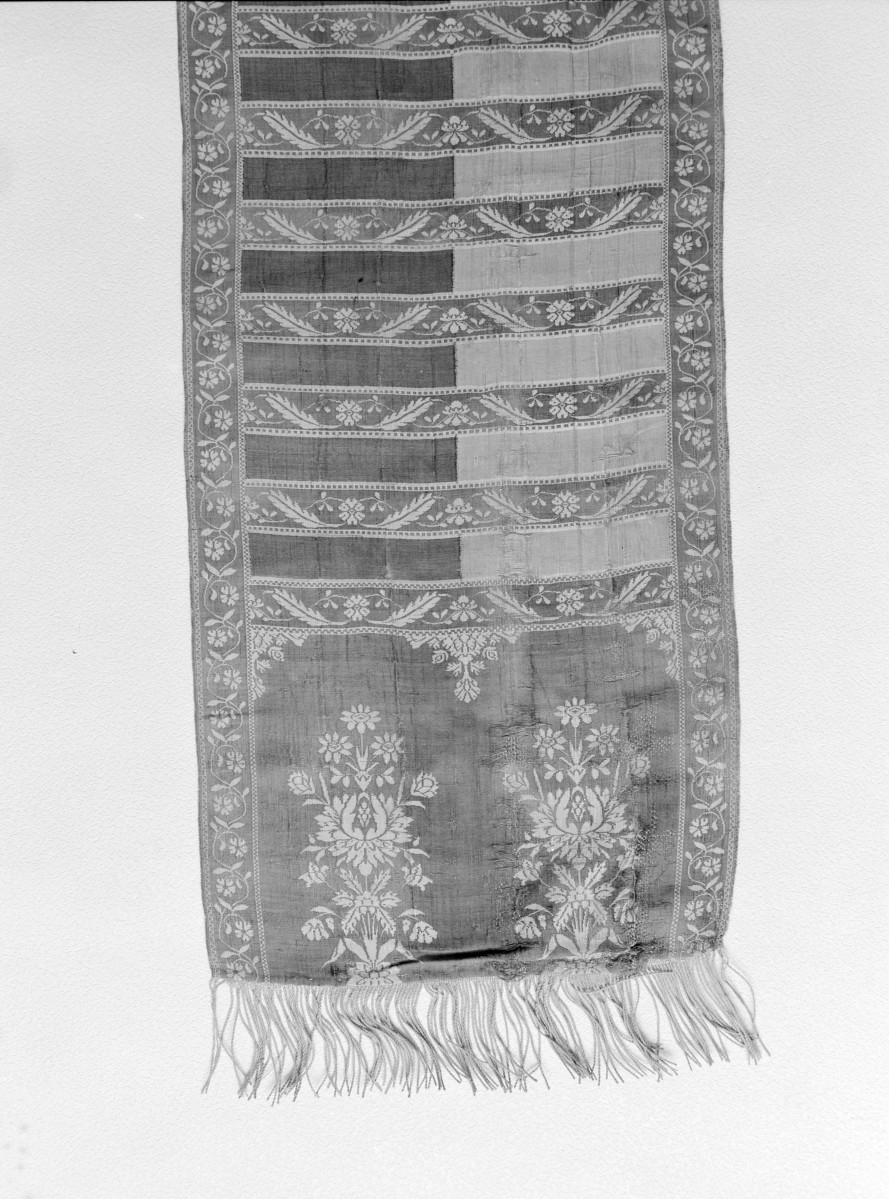 Muzeum Narodowe - od. Muzeum Sztuk Użytkowych - zbiory - pas jedwabny czterostronny - Kraków /Franciszek Masłowski 1781 - 1806 rok/ - głowa i wciąża /fragment/ - awers, skan 1