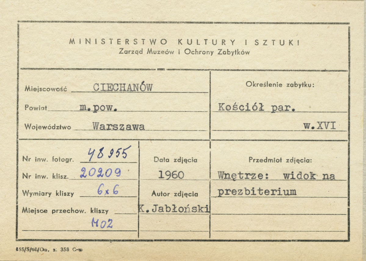 Kościół parafialny - wnętrze, widok nawy w kierunku prezbiterium - metryczka, skan 1