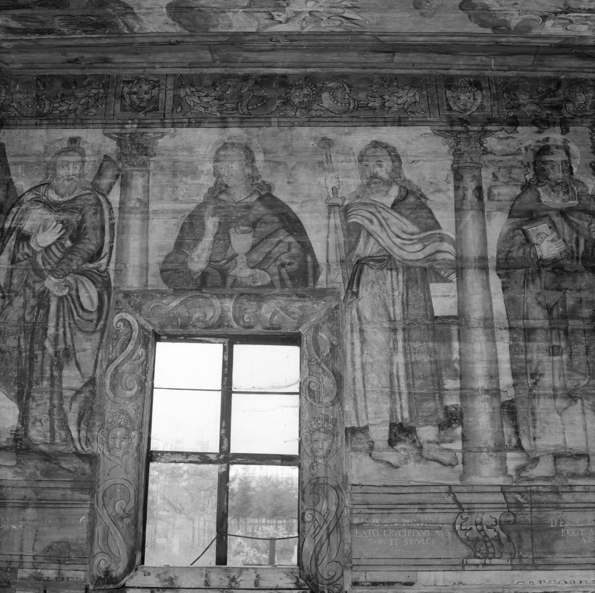 kościół pw. św. Elżbiety Węgierskiej - wnętrze - prezbiterium - ściana południowa - polichromia - św. Jan Ewangelista i św. Jakub Starszy, skan 1