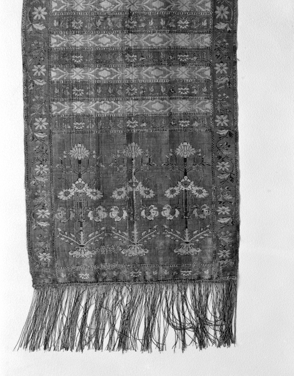 Muzeum im. Kazimierza Pułaskiego - zbiory - pas lity czterostronny - Kraków /XVIII/XIX wiek/ - głowa i wciąża /fragment/ - awers, skan 1