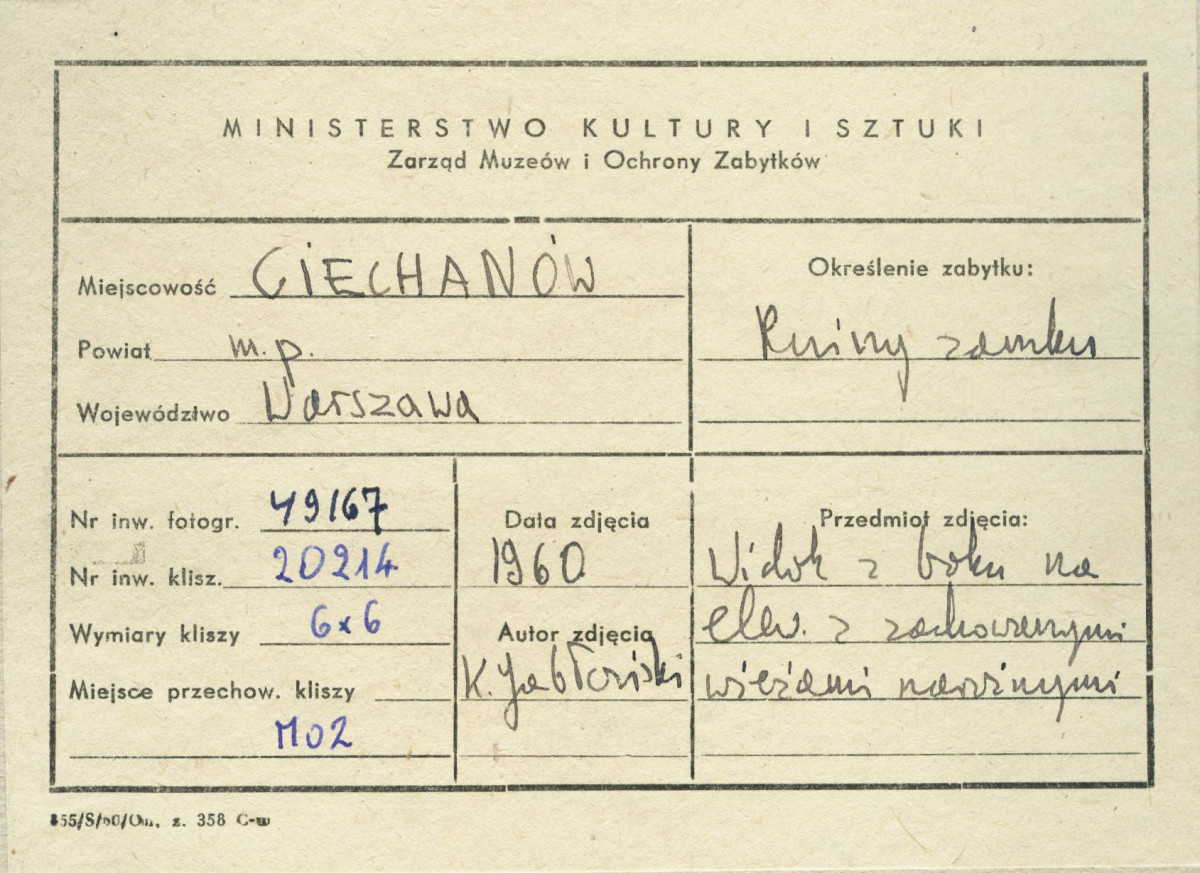 Ruiny zamku - widok od strony płd. - zach. na wieże i mur płd. - metryczka, skan 1