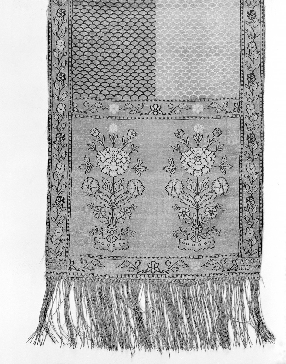 Muzeum Diecezjalne - zbiory - pas lity dwustronny - Słuck /Leon Madżarski 1780 - 1807 rok/ -  głowa i wciąża /fragment/ - awers, skan 1