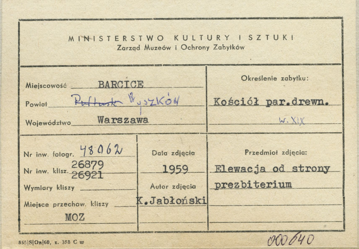 Kościół parafialny drewniany - widok od strony wsch. na prezbiterium - metryczka, skan 1