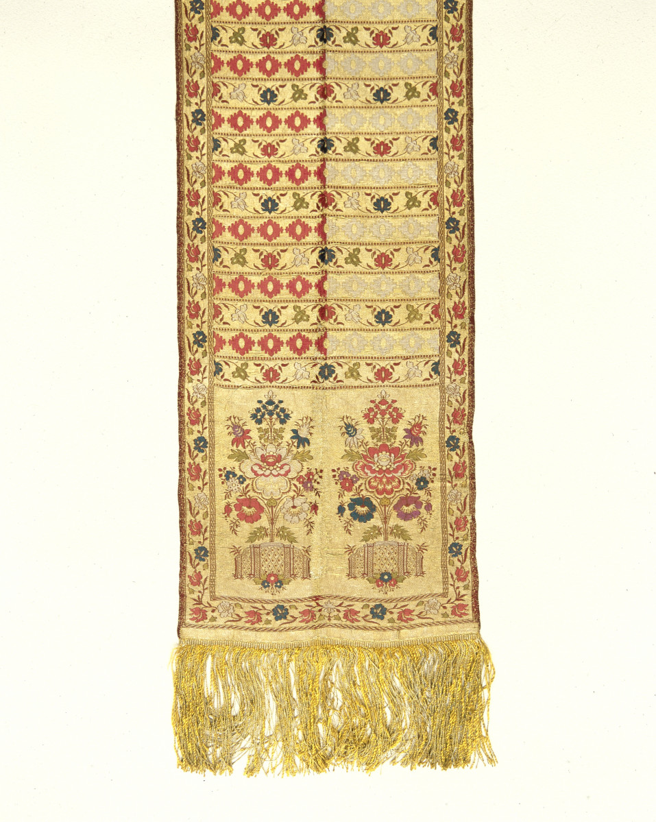 Muzeum Narodowe - od. Muzeum Sztuk Użytkowych - zbiory - pas lity czterostronny - Lyon lub Kraków /Franciszek Masłowski XVIII wiek/ - głowa i wciąża /fragment/ - awers, skan 1