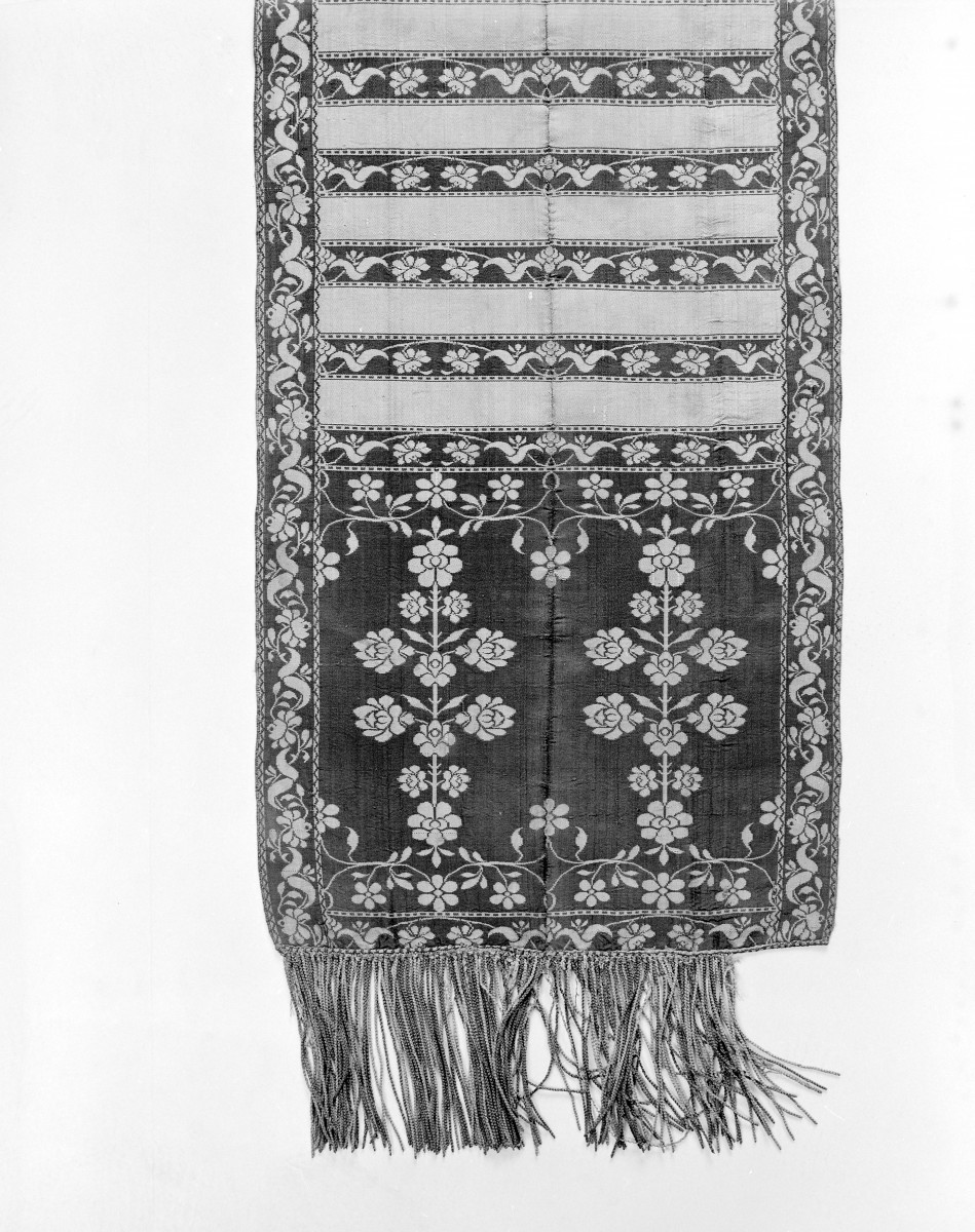 Muzeum Diecezjalne - zbiory - pas jedwabny trójstronny - Kobyłka /1781 - 1794 rok/ -  głowa i wciąża /fragment/ - rewers, skan 1