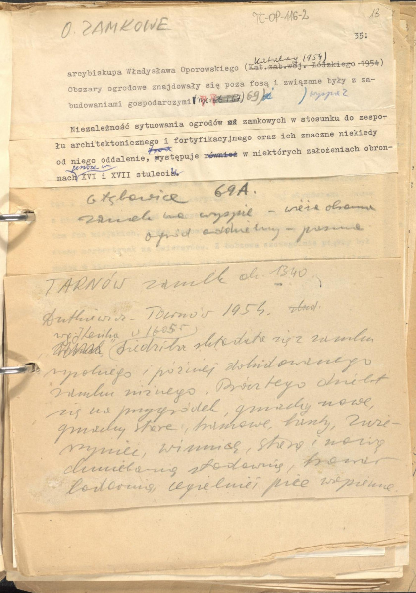 tekst uzupełniony fotografiami oraz rysunkami stanowiący materiał roboczy do zagadnień sztuki ogrodowej oraz przemian w kształtowaniu miast w epoce gotyku, zgrupowany w rozdzaiły: uwagi ogólne, piśmiennictwo ogrodnicze, ogrody siedlisk wiejskich, dworskich oraz zamkowych,rezydencje letnie, dwory myśliwskie, zwierzyńce, miasto., skan 13
